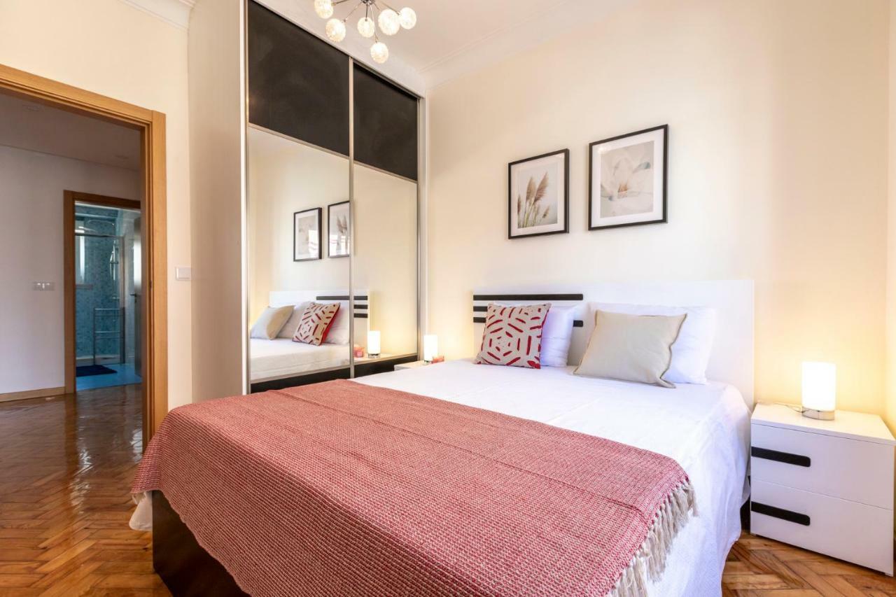 Like-Home-T3 Apt-Campolide, Near Amoreiras Mall Лиссабон Экстерьер фото